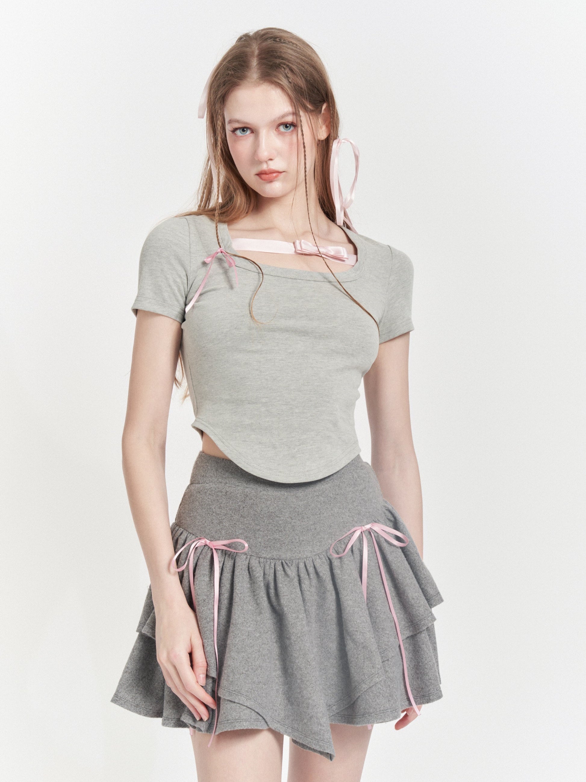 Ribbon Slim U-Neck Cropped T-shirt