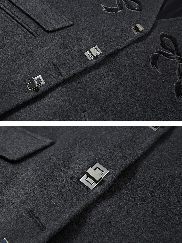V-Ausschnitt Bow Stickie-Metallknopfjacke