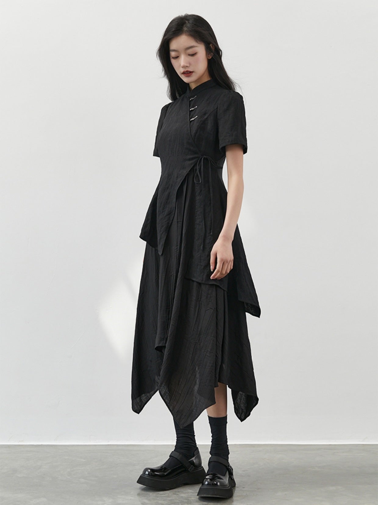 Cachecoeur 맛 스탠드 업 칼라 드레스