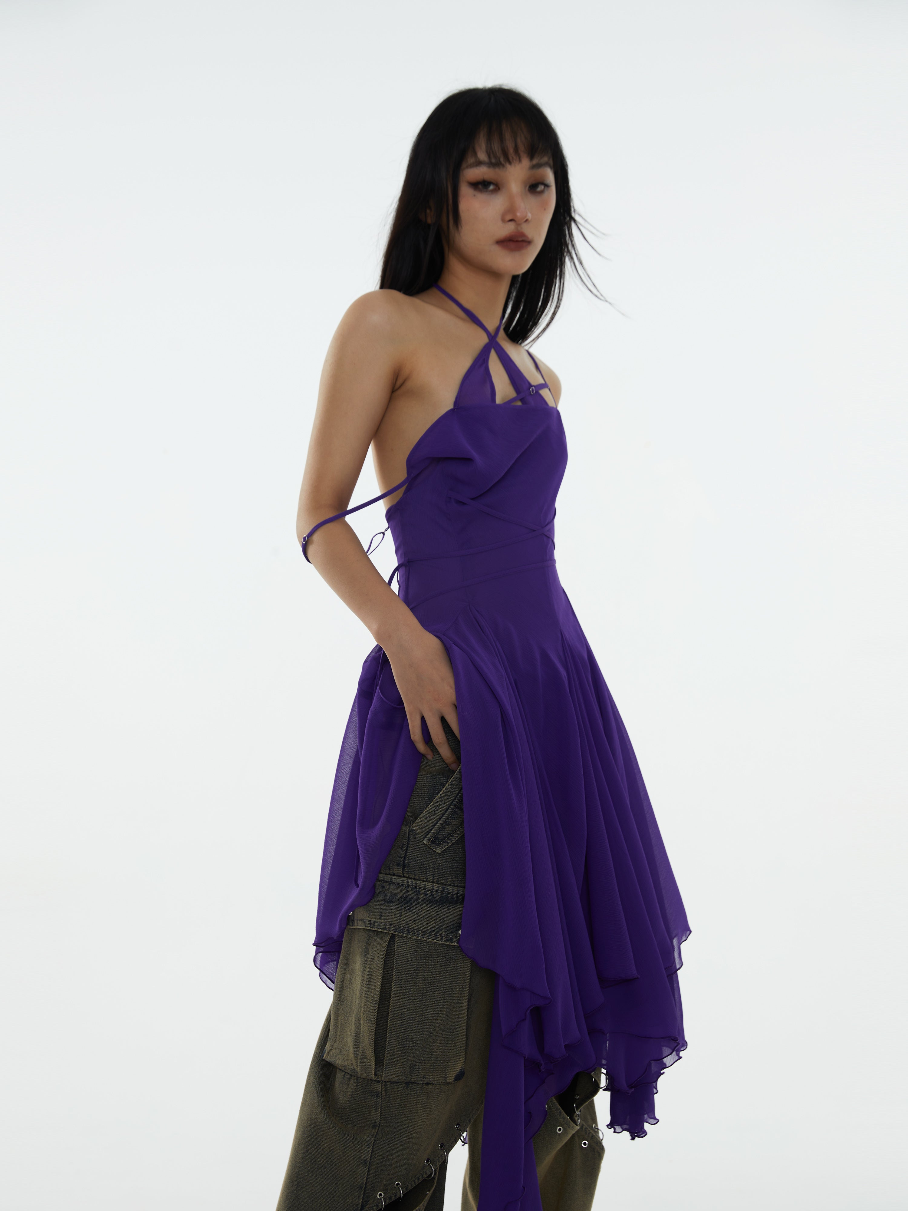 Unregelmäßiges Saumgurtkleid