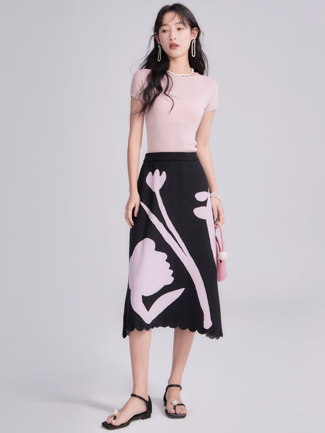 Tulip Contrast Color Short-Sleeeded Knit & Skirt