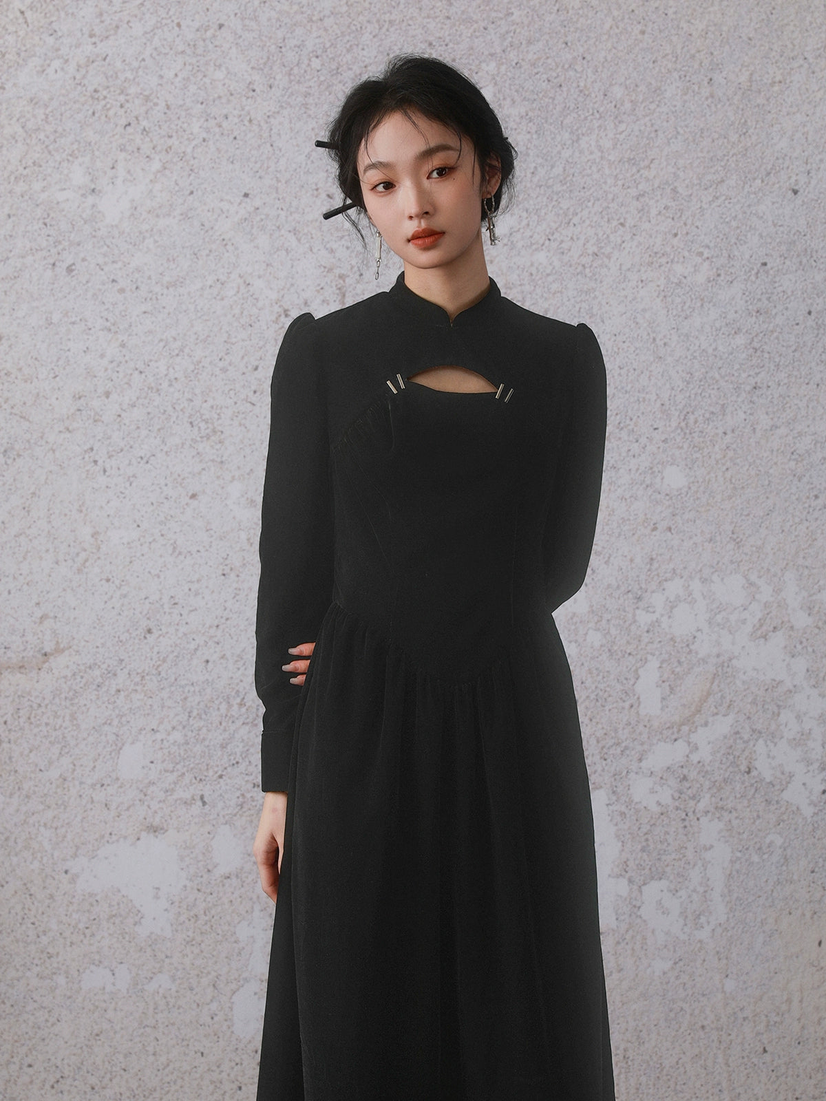 Chinese Style Velvet Buckle Cutout Design Dress