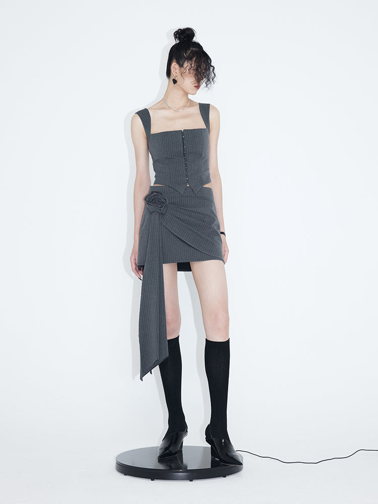 Streifen Camisole & abnehmbarer Blumenfaltenrock