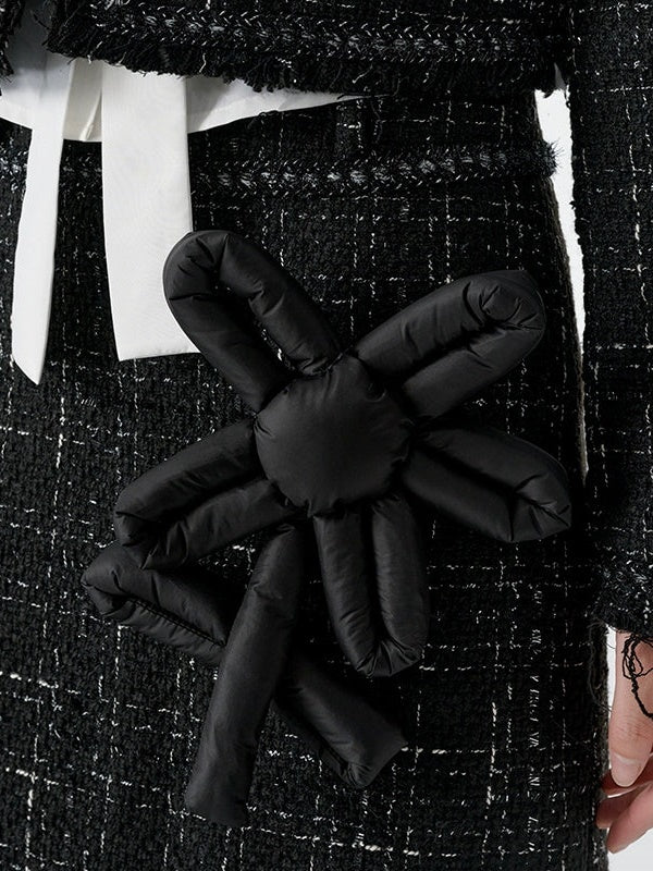 Tweed gepolsterte Jacke und Blumenpuppe gerade Midi Rock