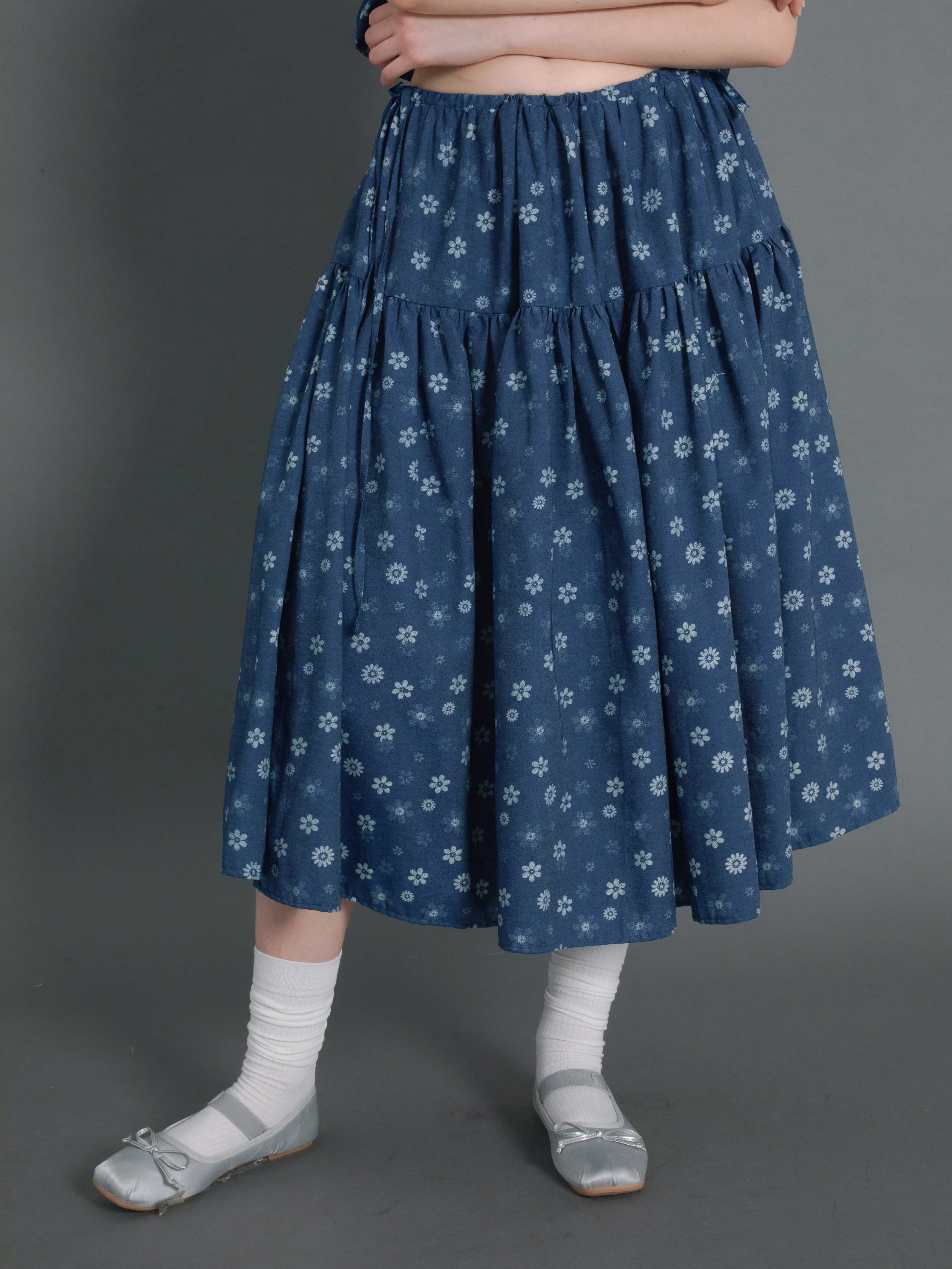 Flower Denim Sleeveless Back Ribbon Top & Gather Fluffy Skirt