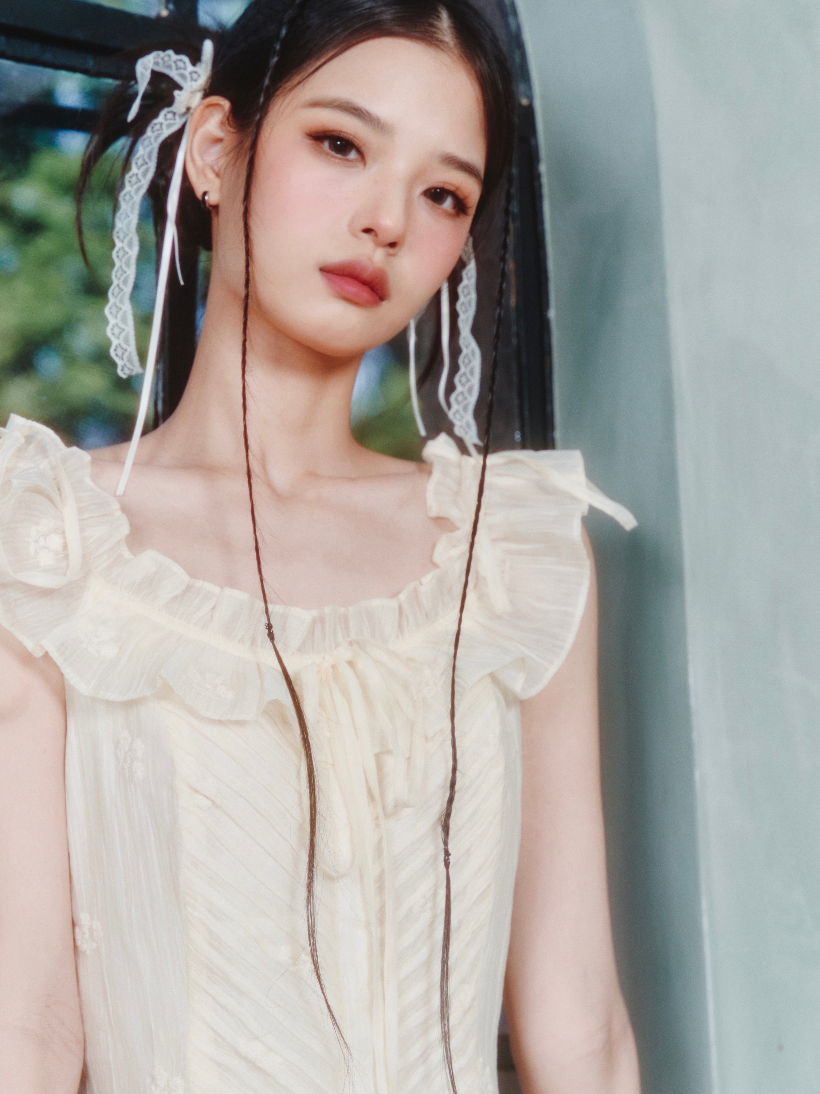 Embroidered Ruffled U-neck Lace-up Sleeveless Dress