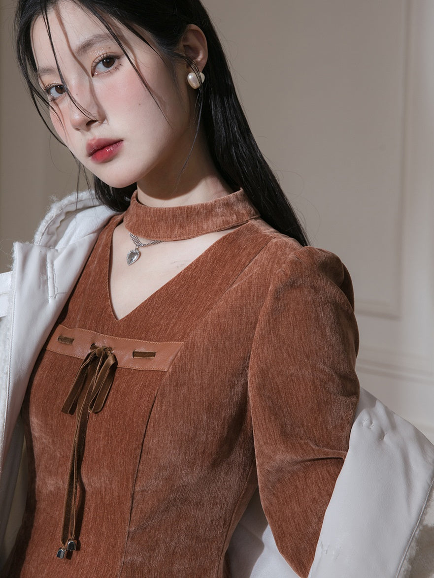 Robe courte en velours en V-à col