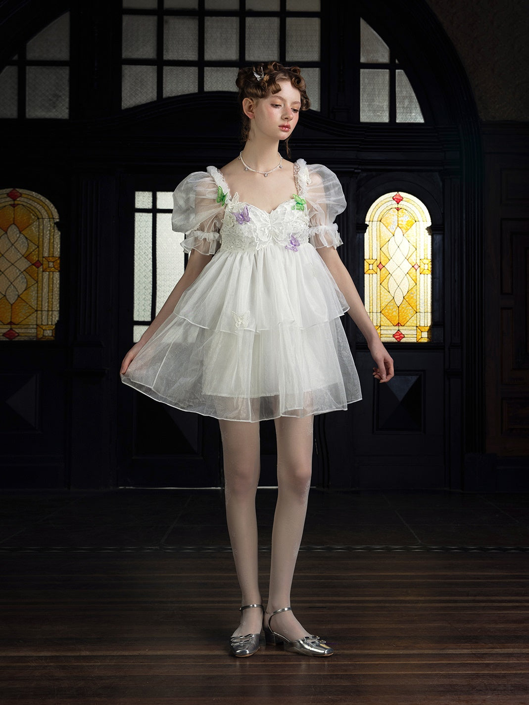 Robe à manches bouffées en trois dimensions