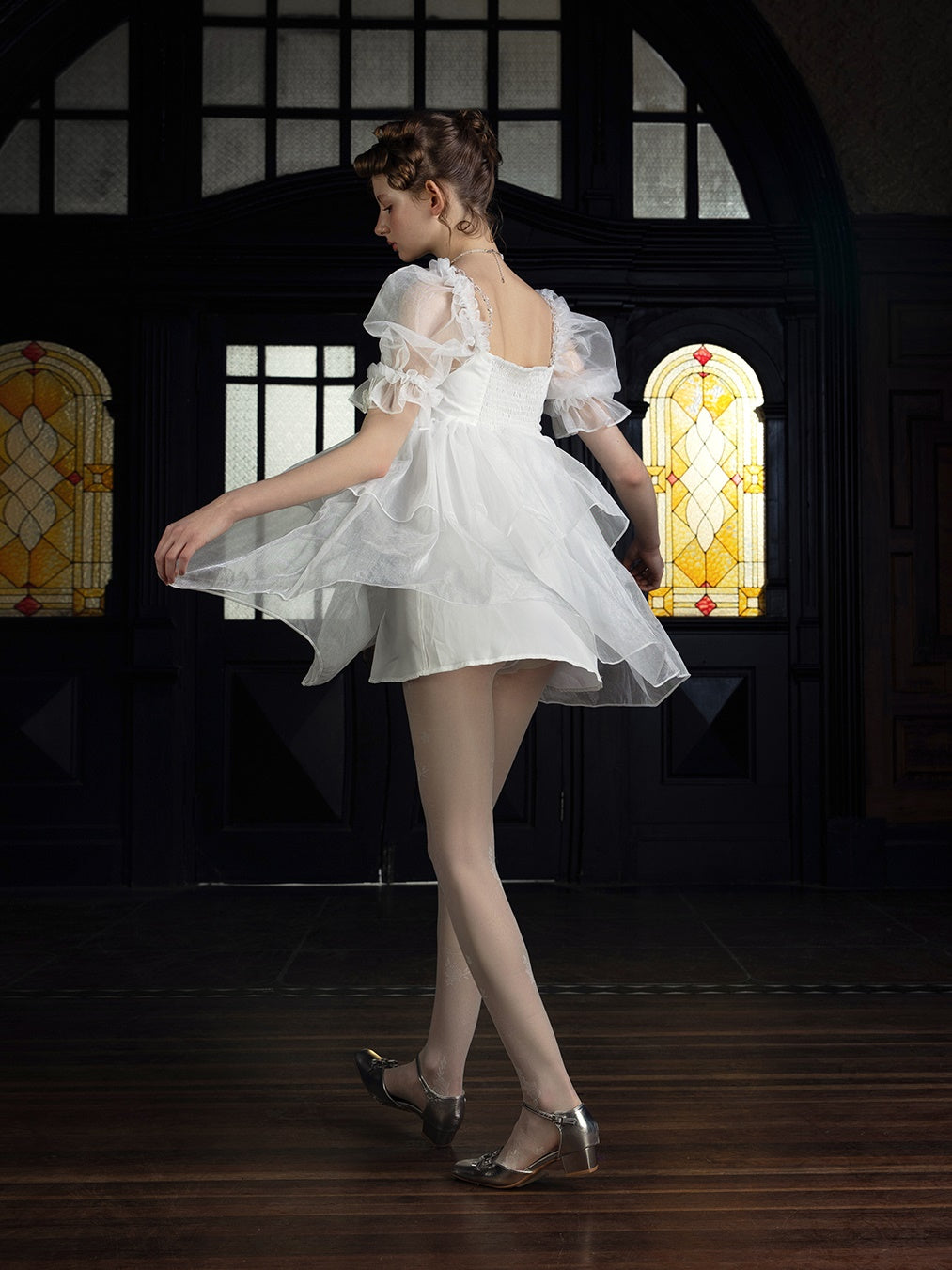 Robe à manches bouffées en trois dimensions