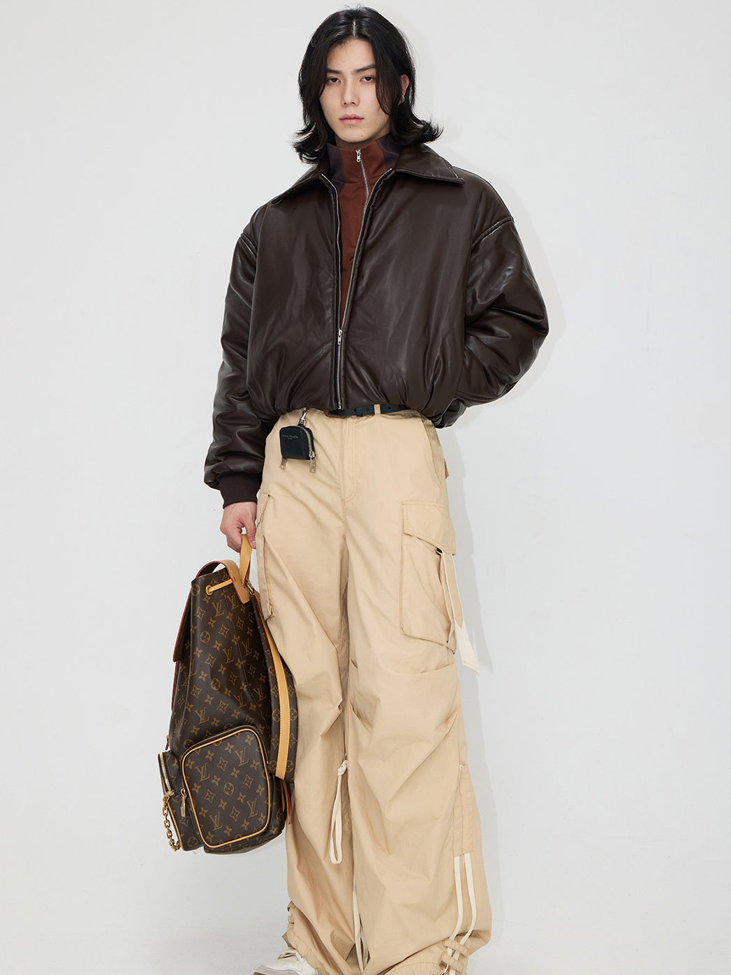 패딩 된 짧은 가죽 자켓