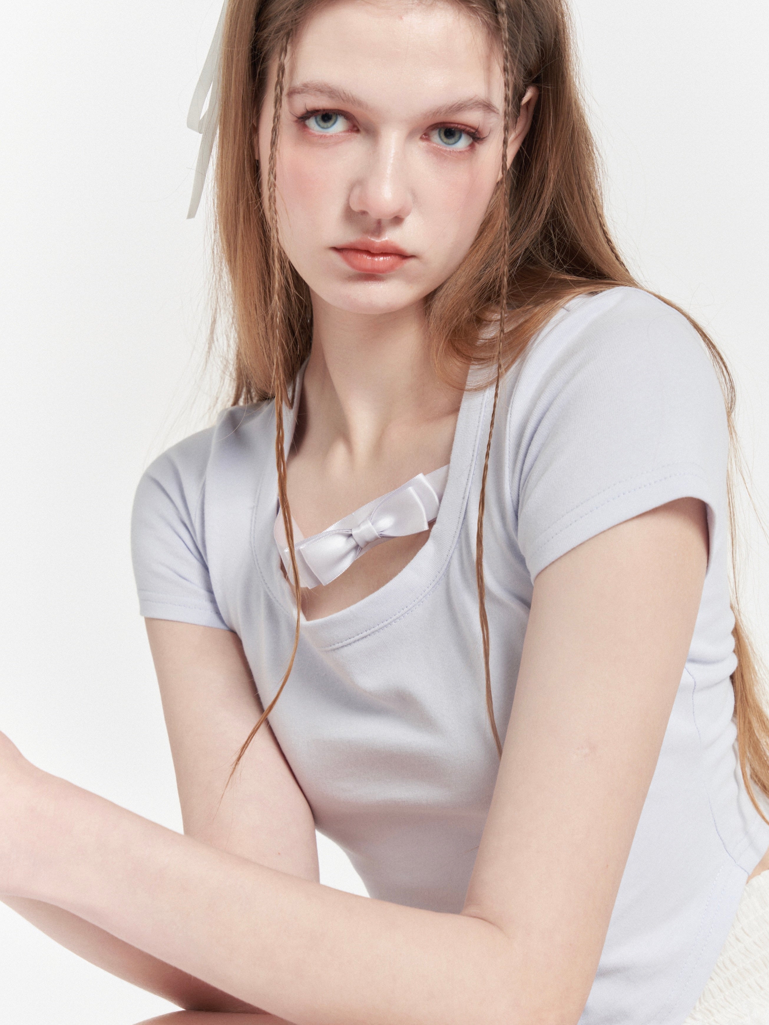 Ribbon Slim U-Neck Cropped T-shirt
