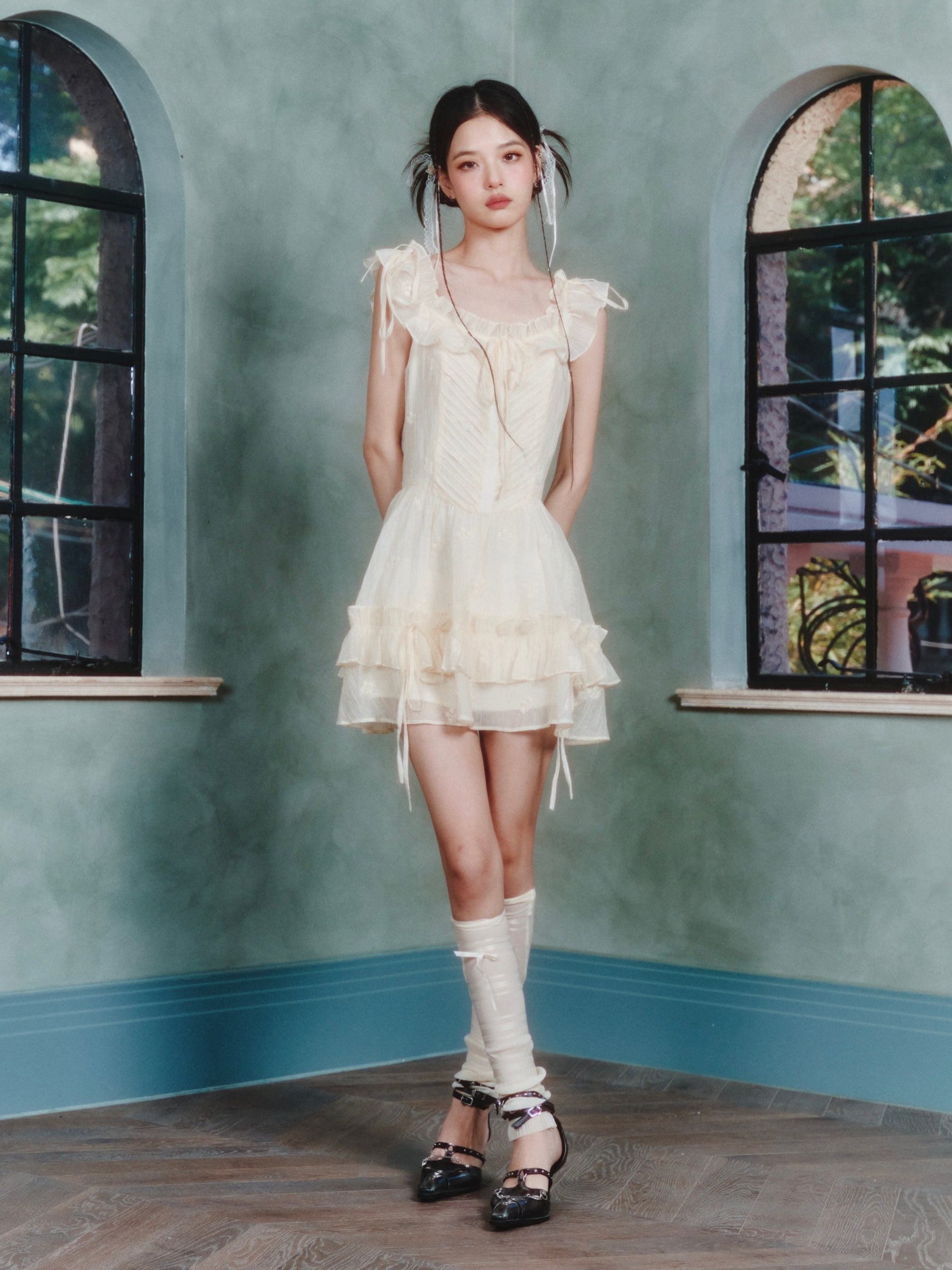 Embroidered Ruffled U-neck Lace-up Sleeveless Dress