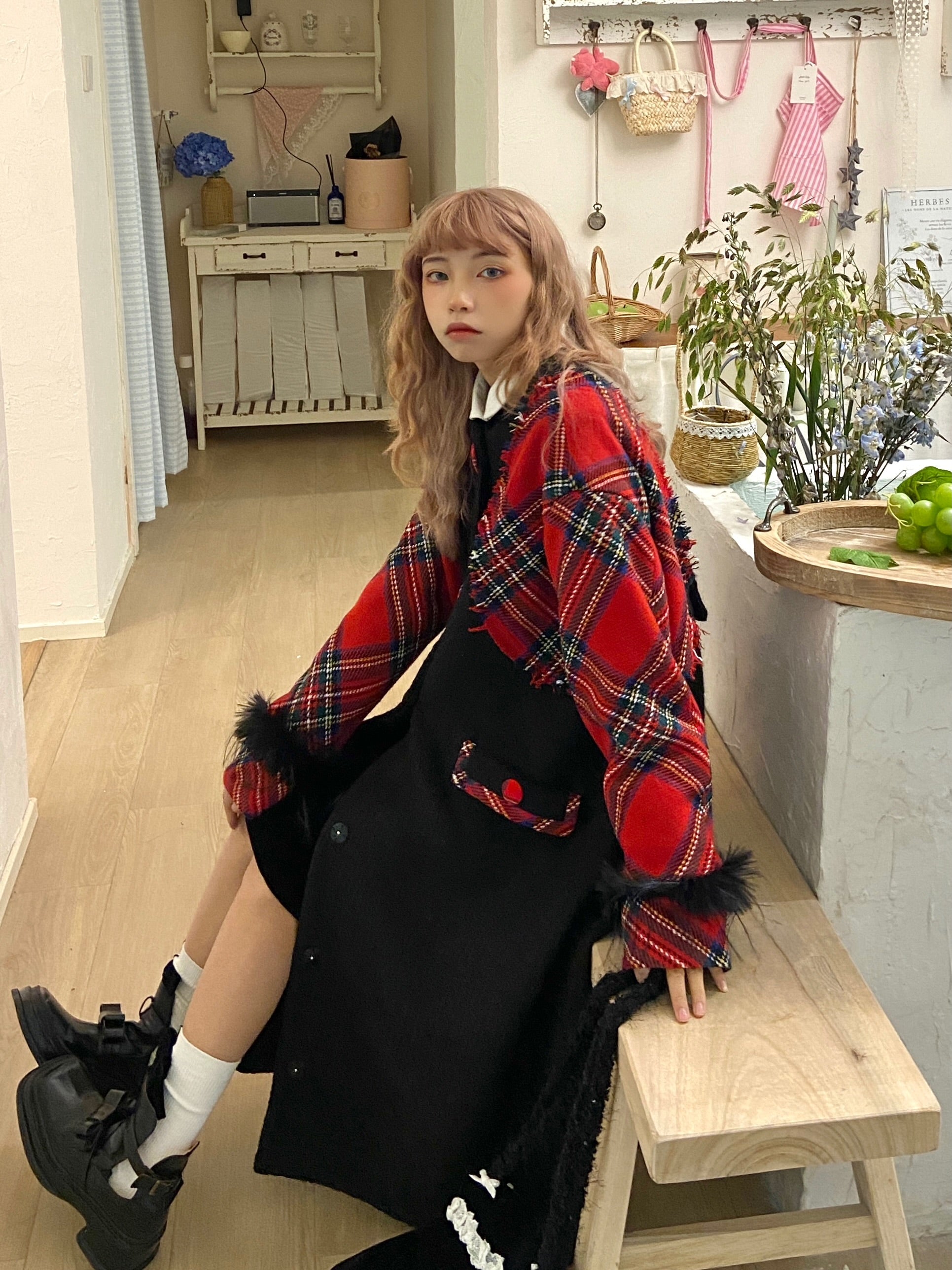 Retro -Plaid -Schalttätigkeit langer Mantel