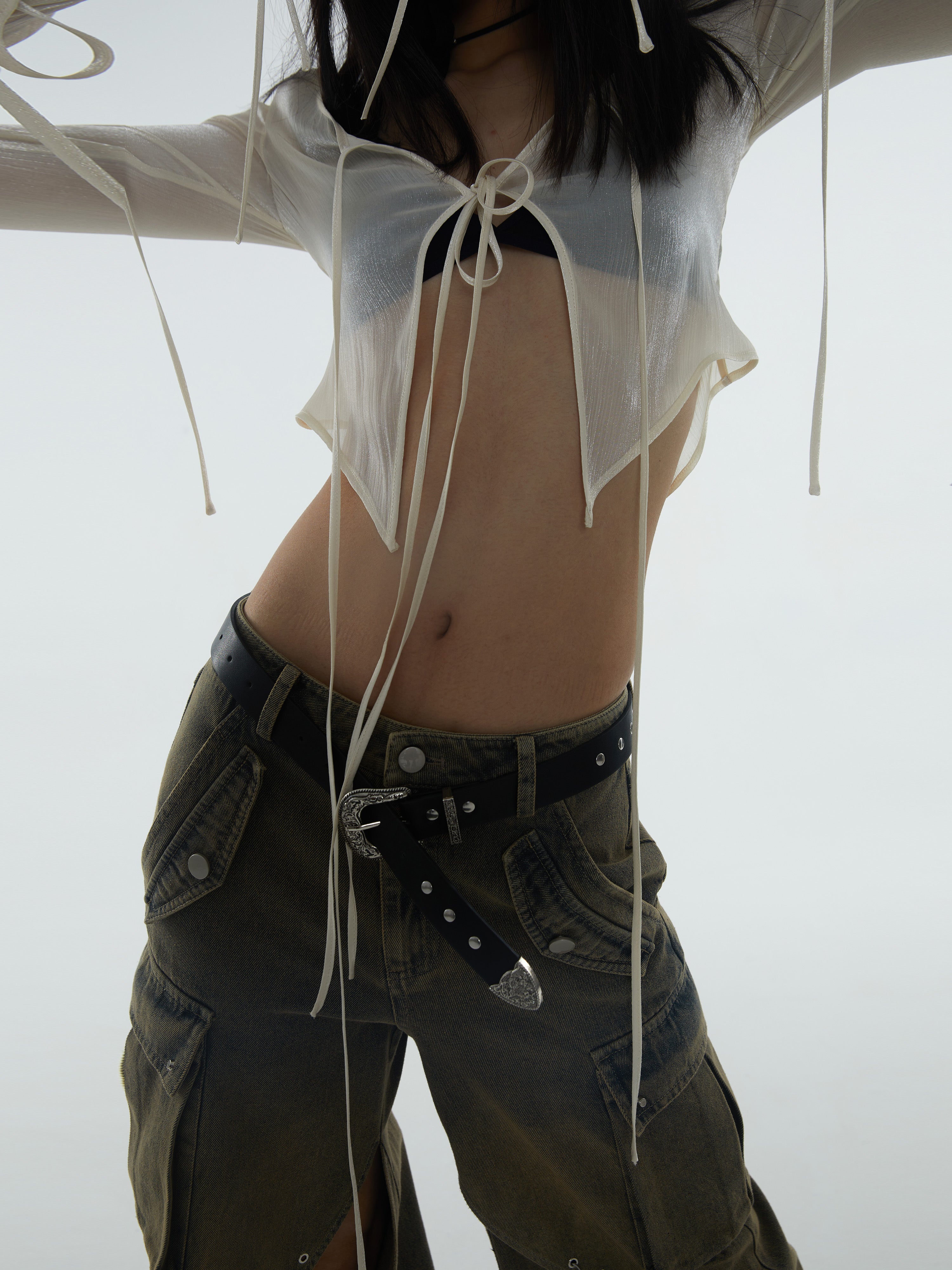 휴식 깎아 지른 끈 짧은 가디건