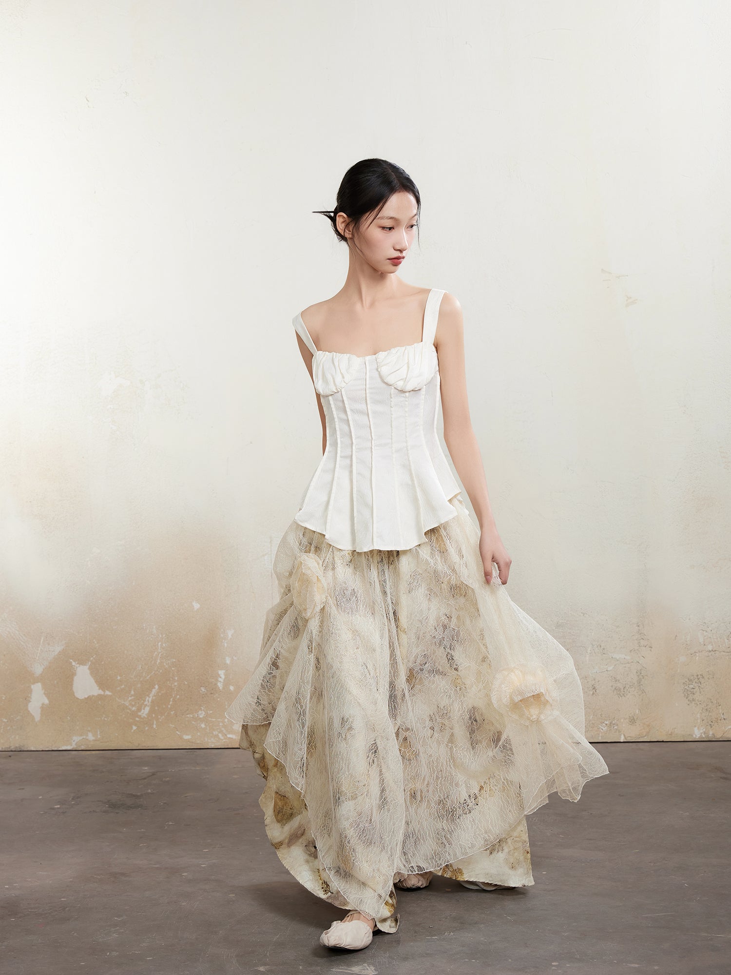 Romantic Slim Pleat Suspender Top