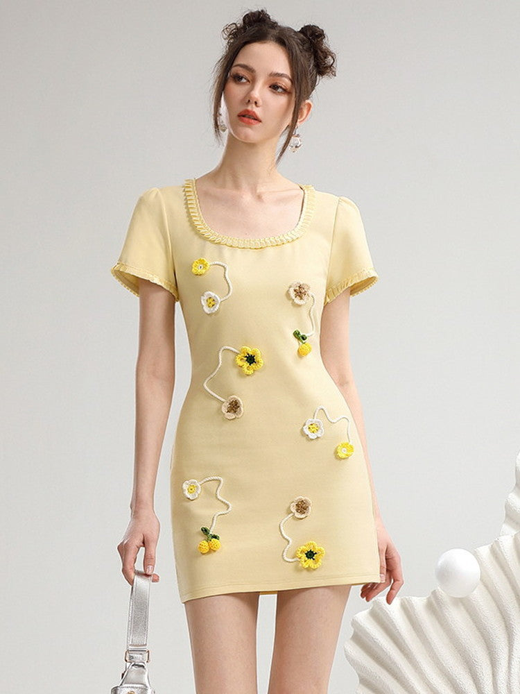 Flower-Motif Nichi U-Neck Half-Sleeve Short Casual Nichi Dress