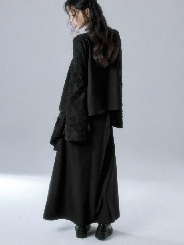 자카드 스위칭 컷 아웃 탑 및 계층 디자인 스커트