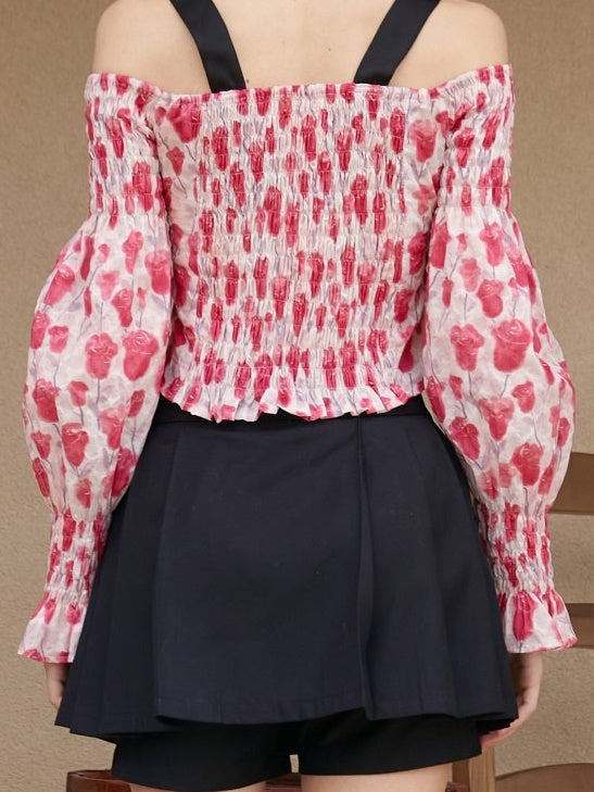 Blumengurt ab Off-Schulter-Top & Faltenrockhose