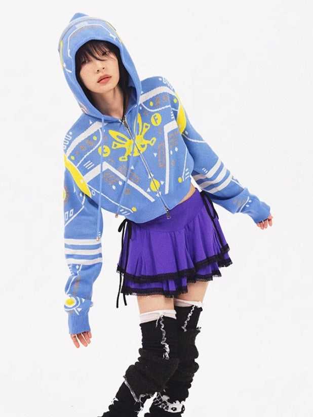 Krümmte mit Kapuze gestrickte Jacke