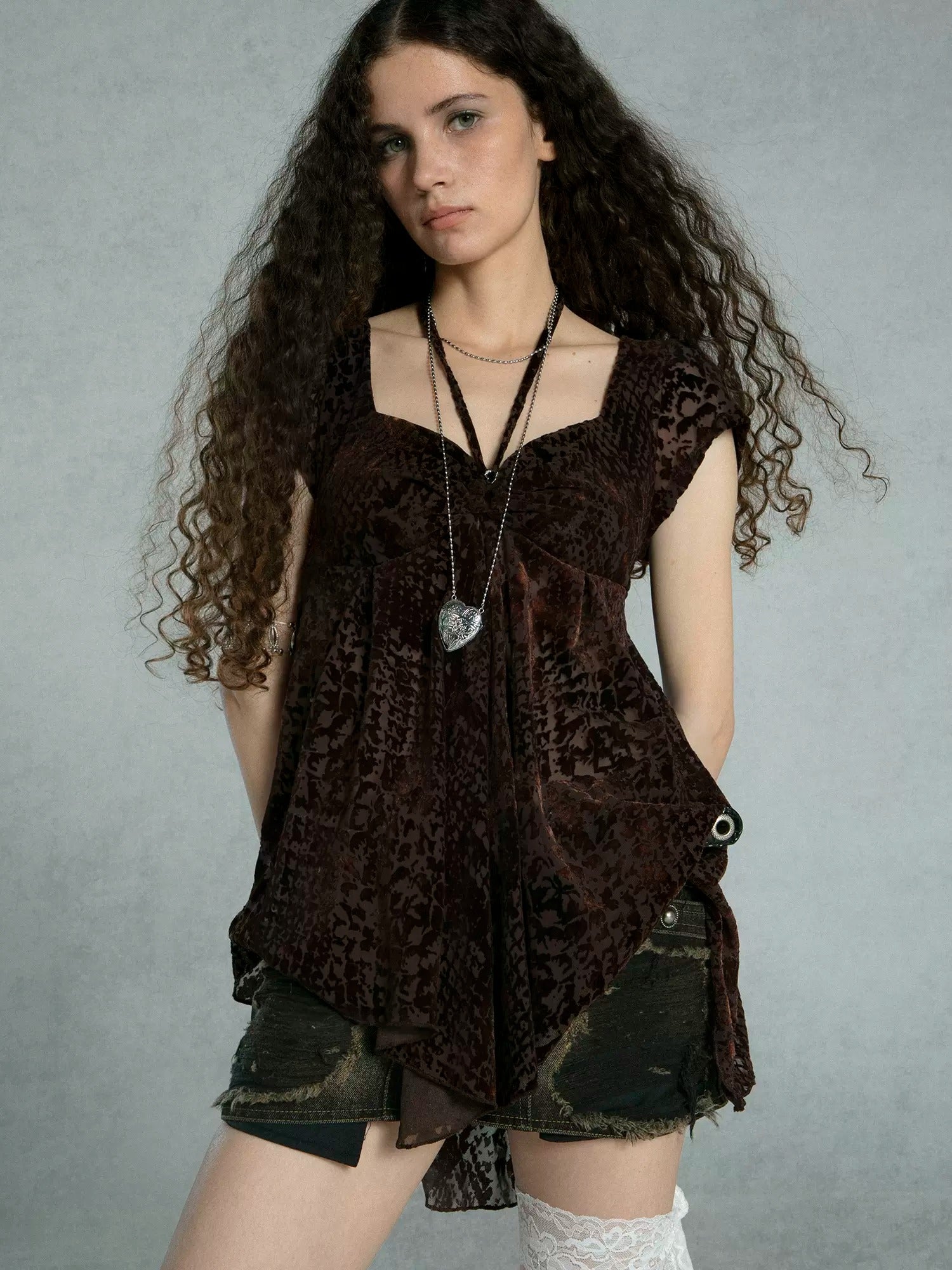Pentagon Neck Flocking Mesh Dark Pleated Puff Sleeve Shirt