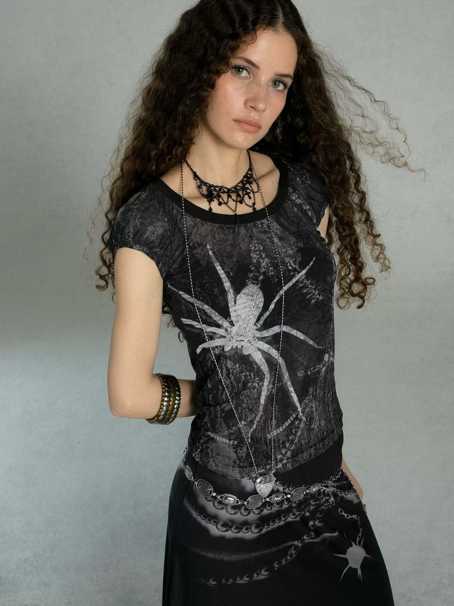 Spider Printing Short T-shirt & Low Waist Chain Printing Long Skirt