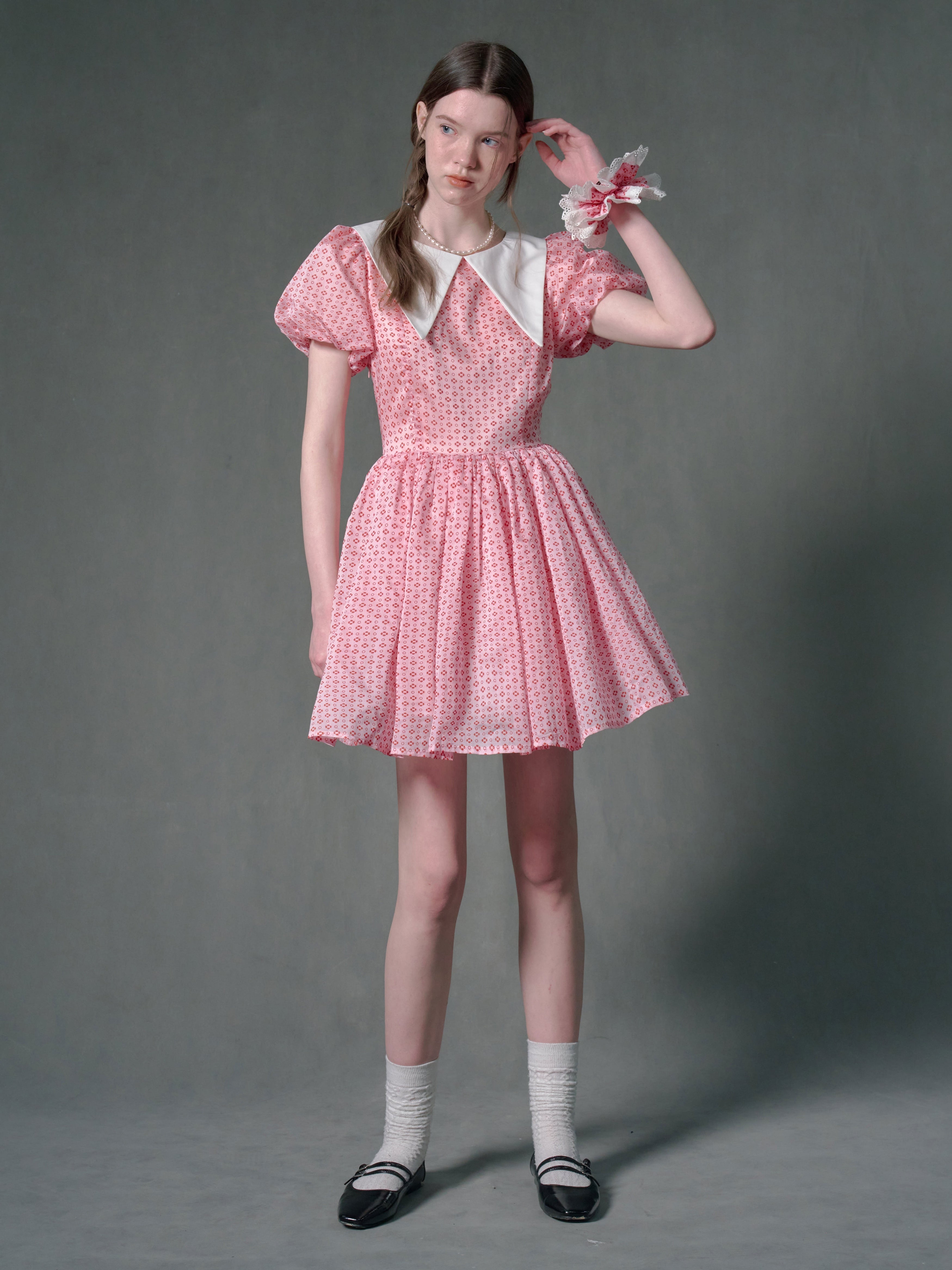 Collier de poupée de style rétro manche gonflable à une seule pièce