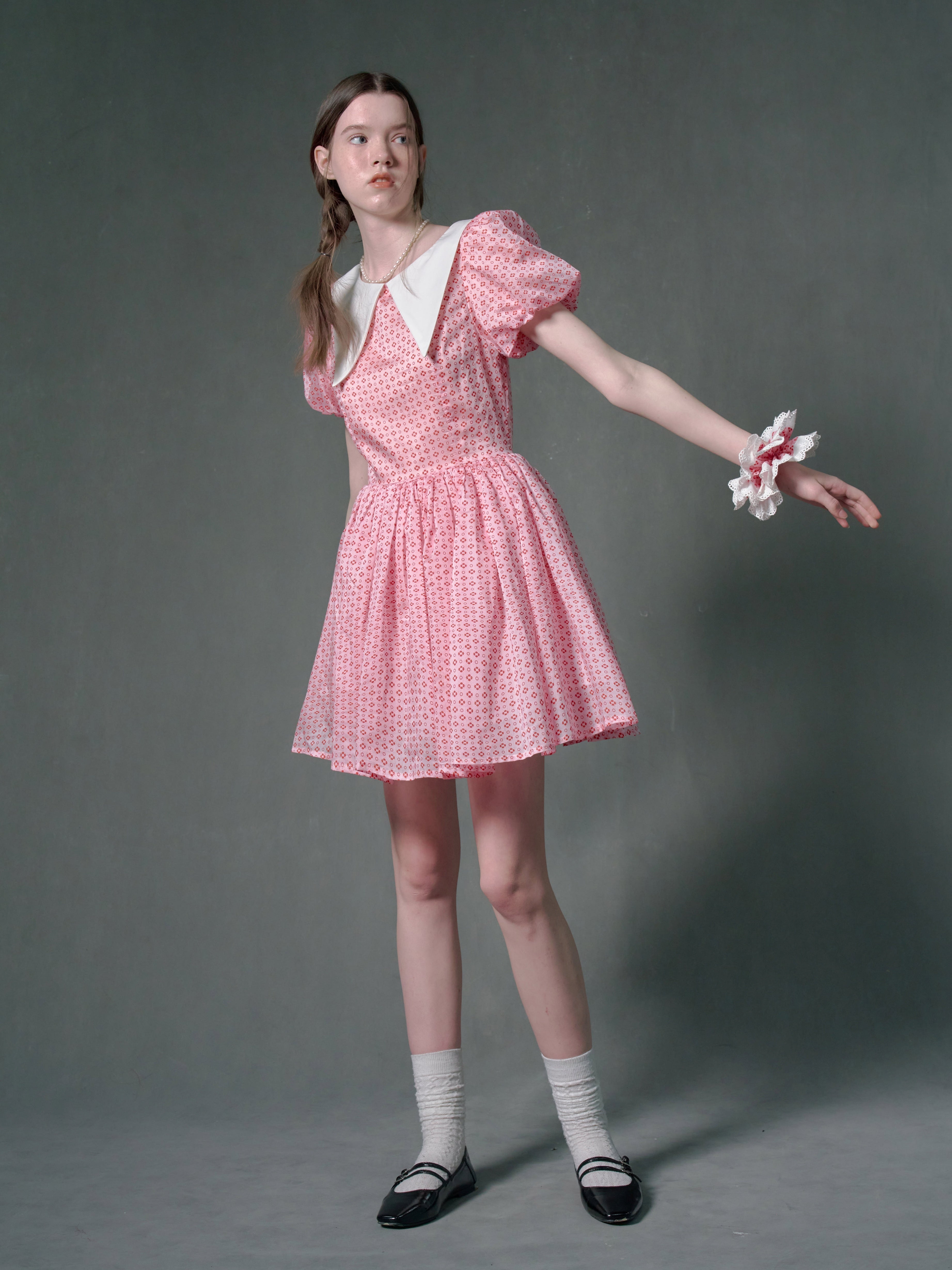 Collier de poupée de style rétro manche gonflable à une seule pièce