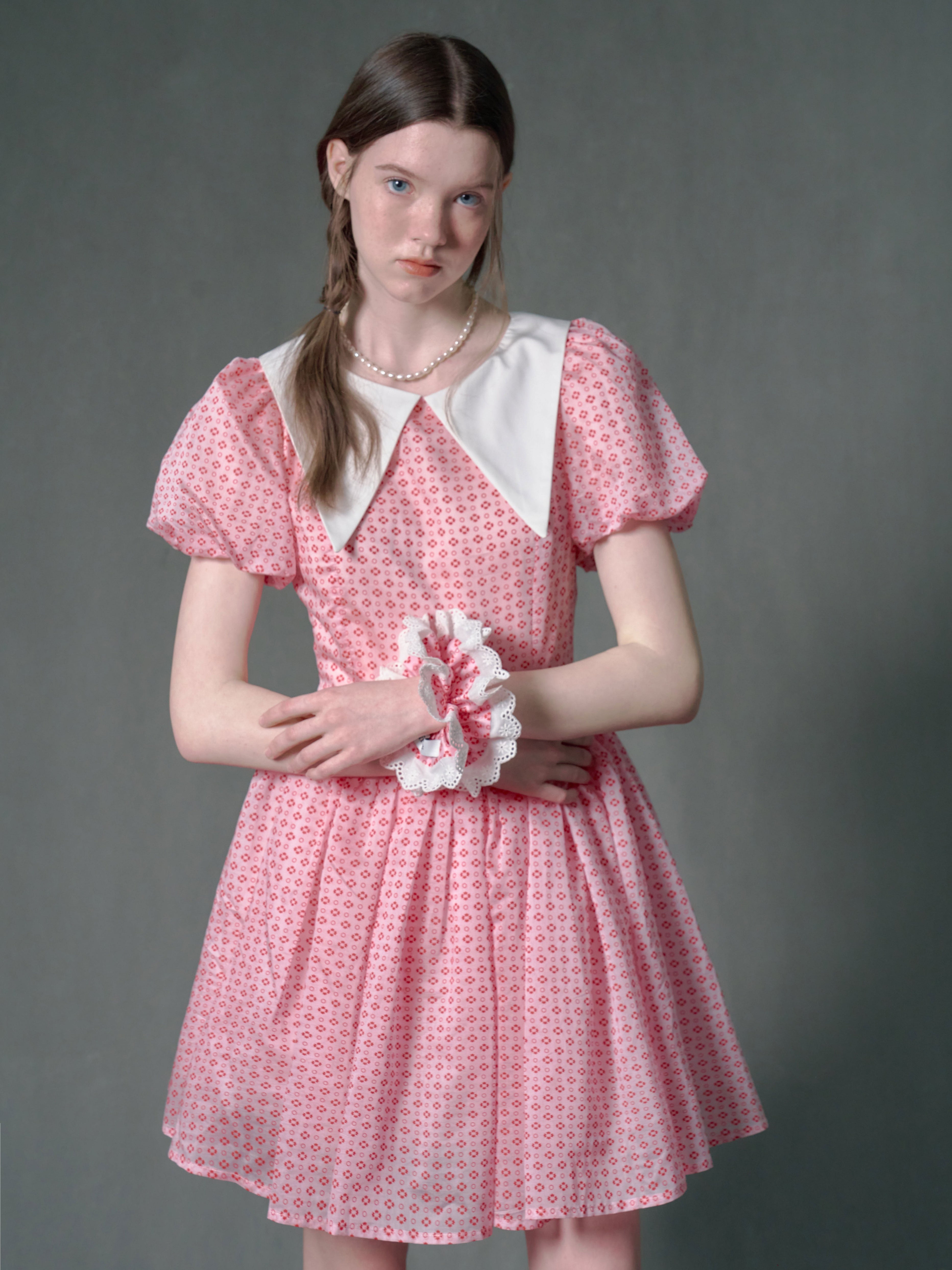 Collier de poupée de style rétro manche gonflable à une seule pièce