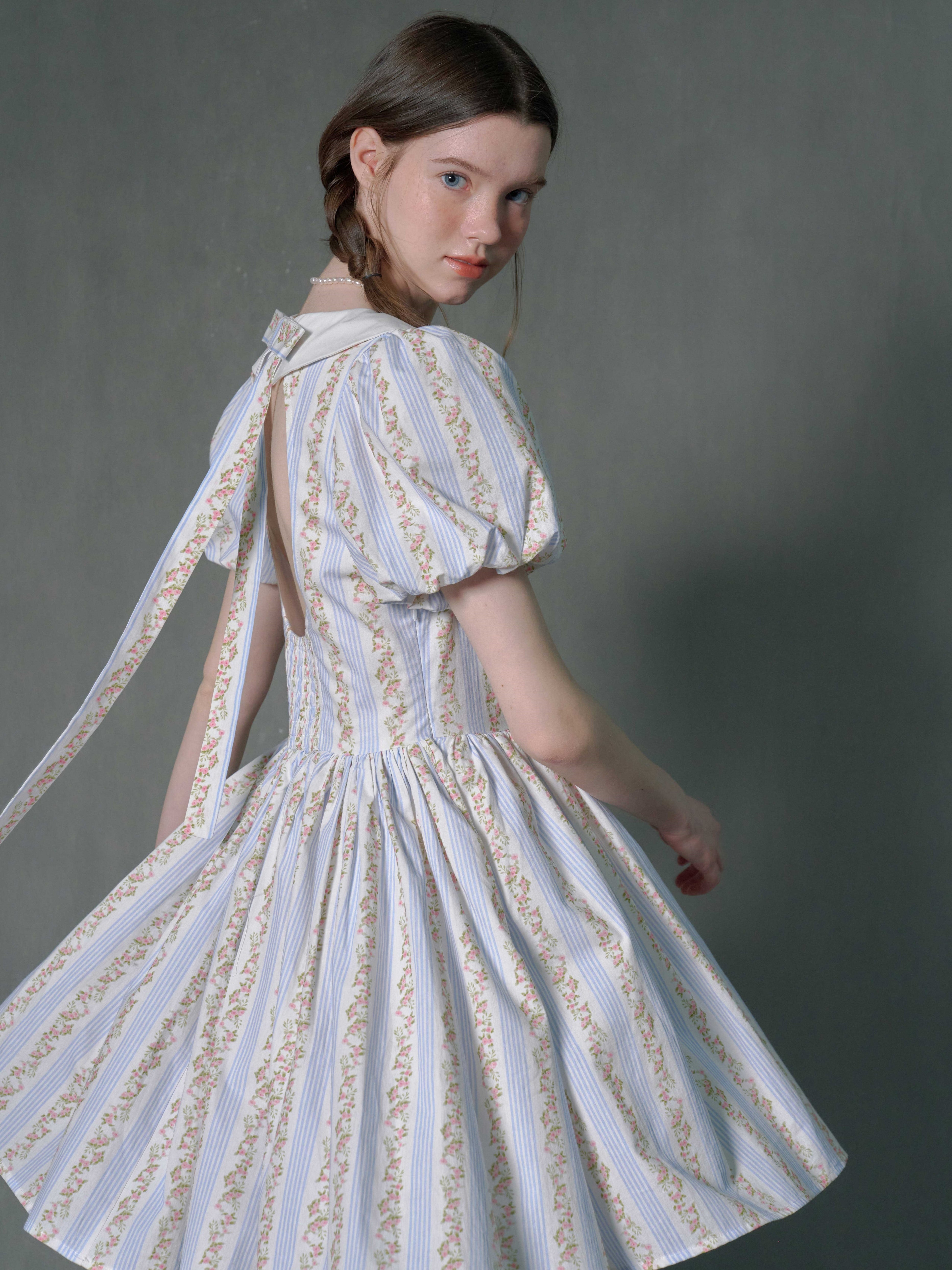 Blumenstreifenpuppenkragen Puffhülle ein Stück