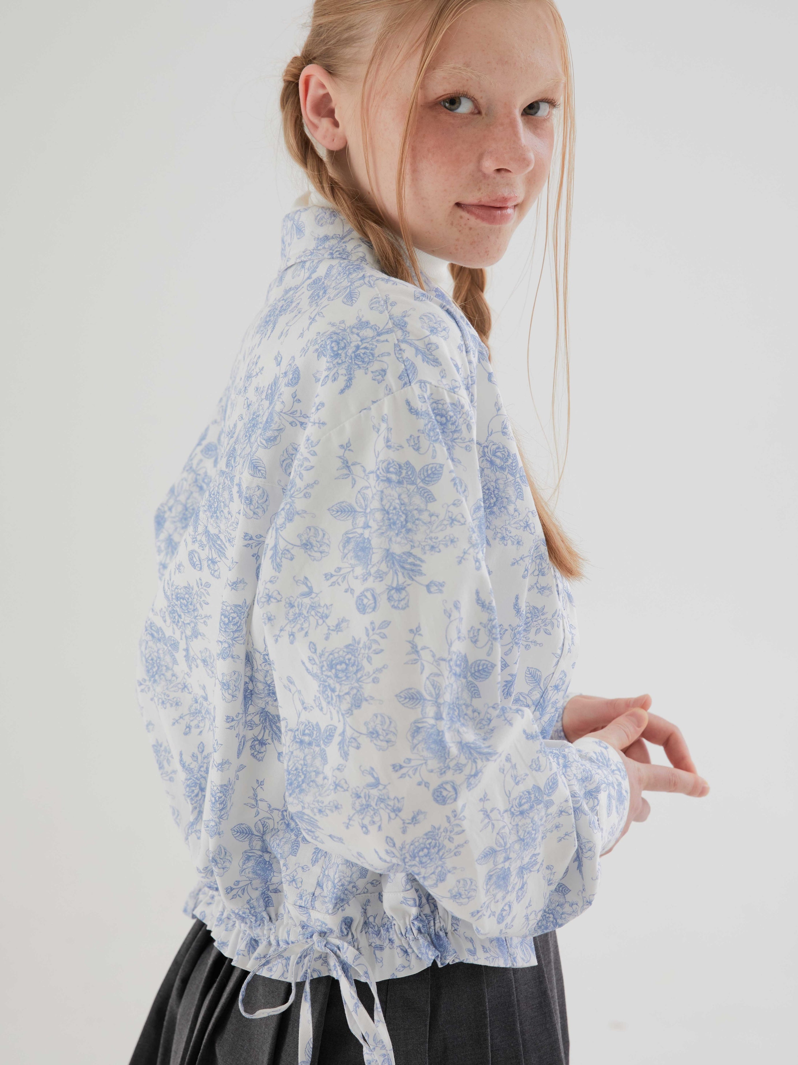 플로럴 드로스트링 크롭 루즈 셔츠