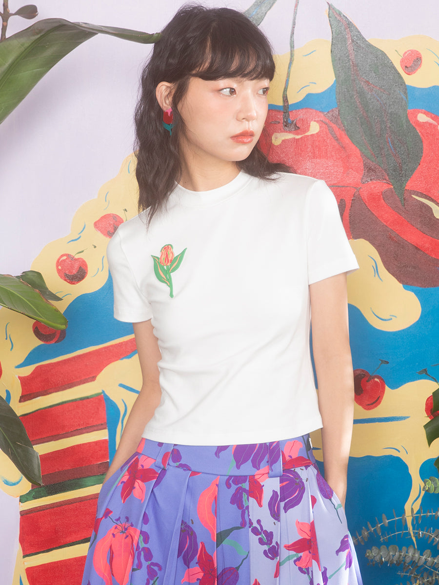 Tulip Embroidery Cute T-shirt – ARCANA ARCHIVE