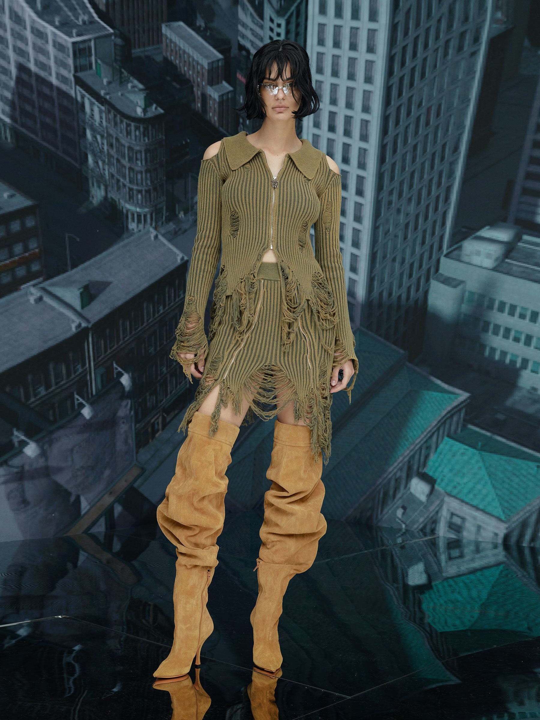 DAMAGE TASSEL NICHI OPEN-SHOUDER TOPS & SKIRT