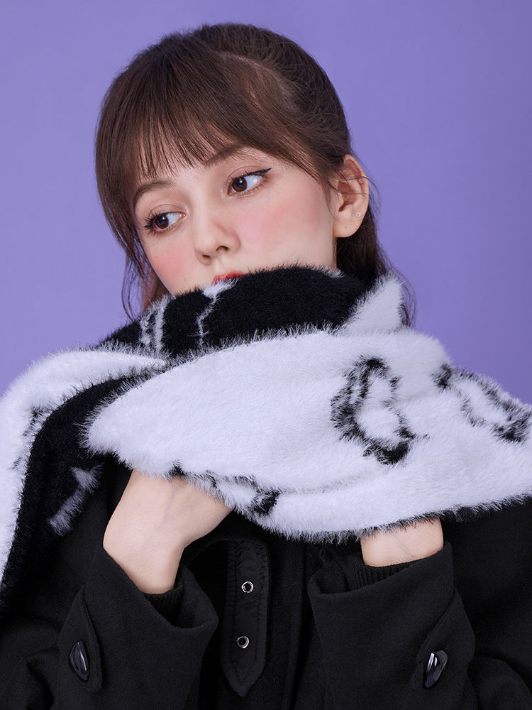 Bi-color fluffy muffler