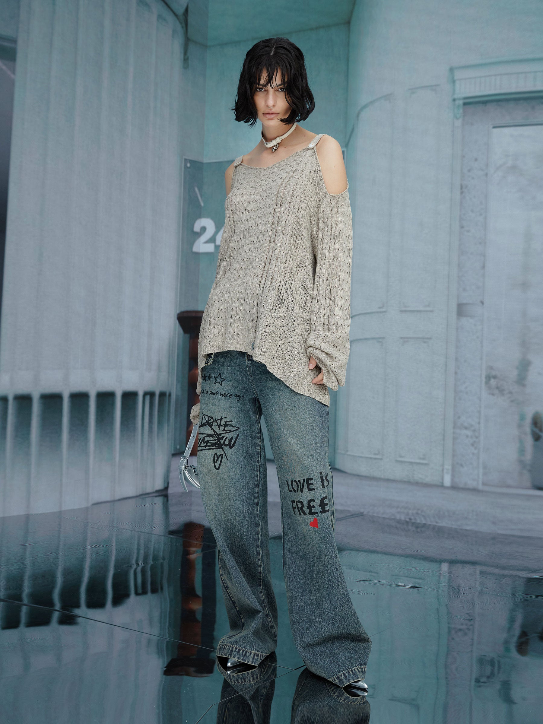 Open-shoulder Loose Mesh Knit
