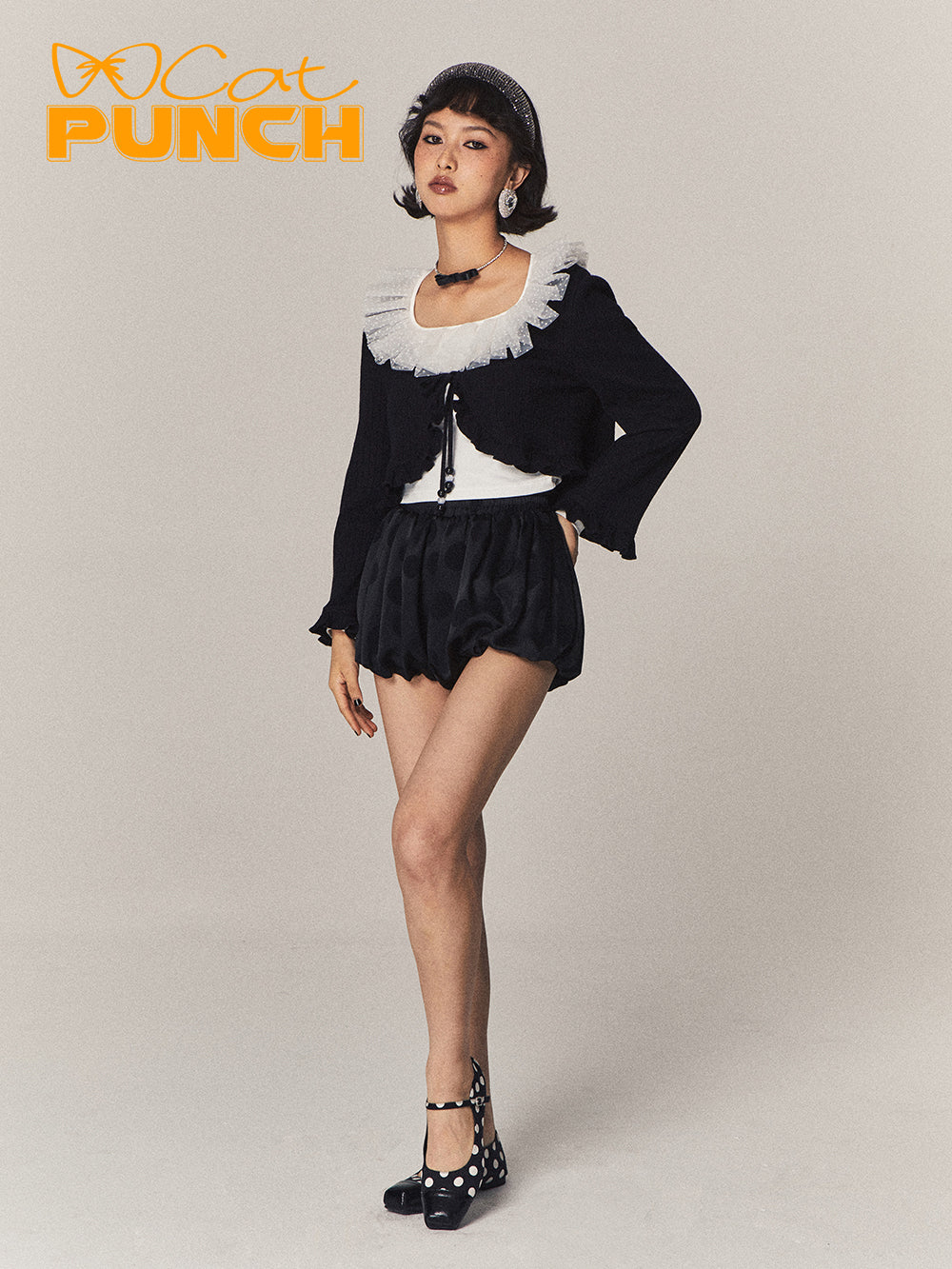 얇은 명주 그물 가운데 꽉 찬 컷