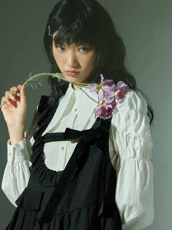 Gather Triangular-collar Niche Frill Blouse