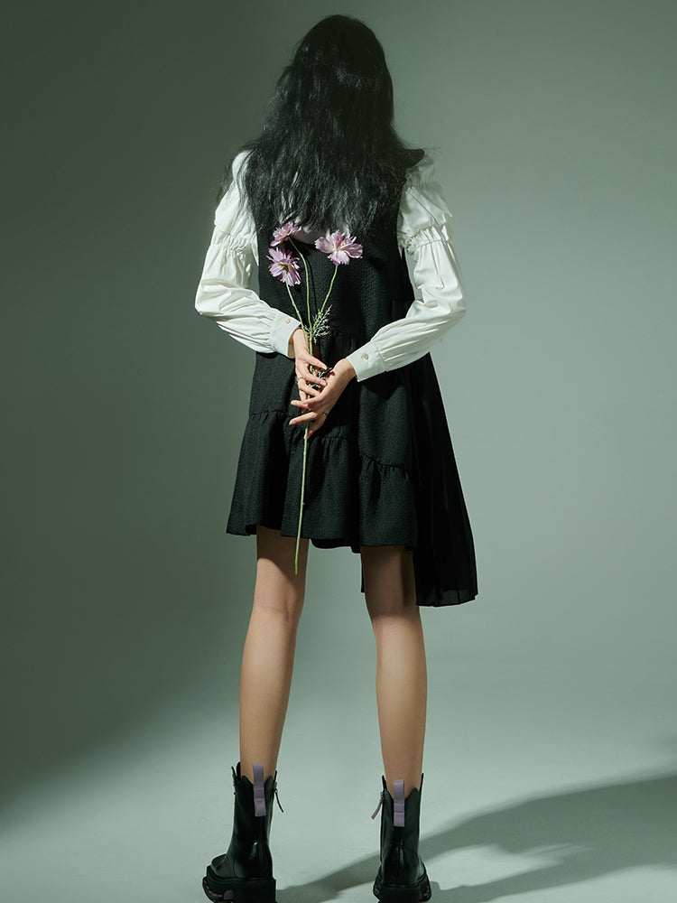 Gather Triangular-collar Niche Frill Blouse