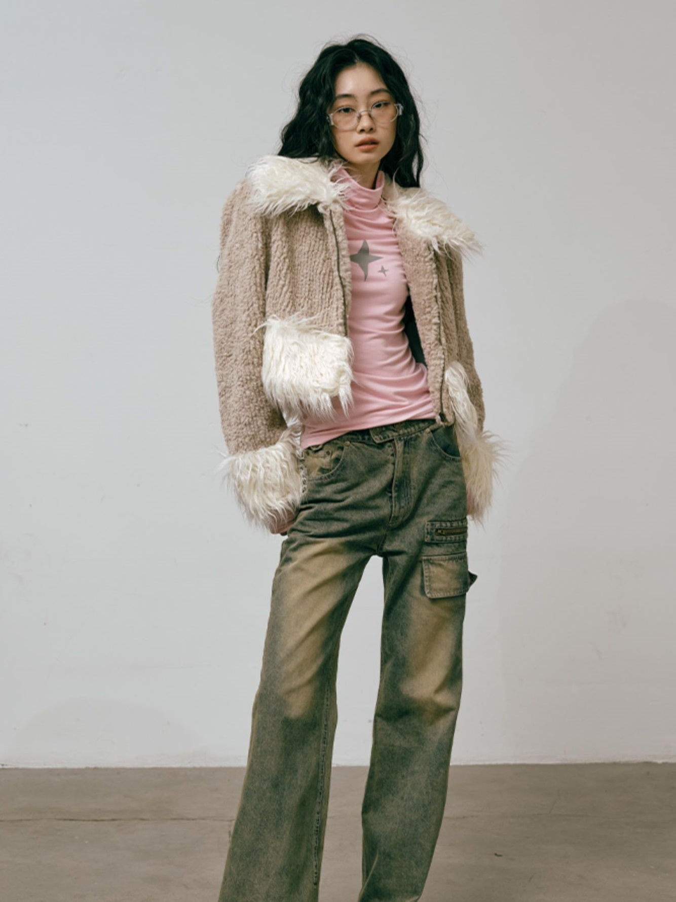 얇은 별 하이 넥 컷