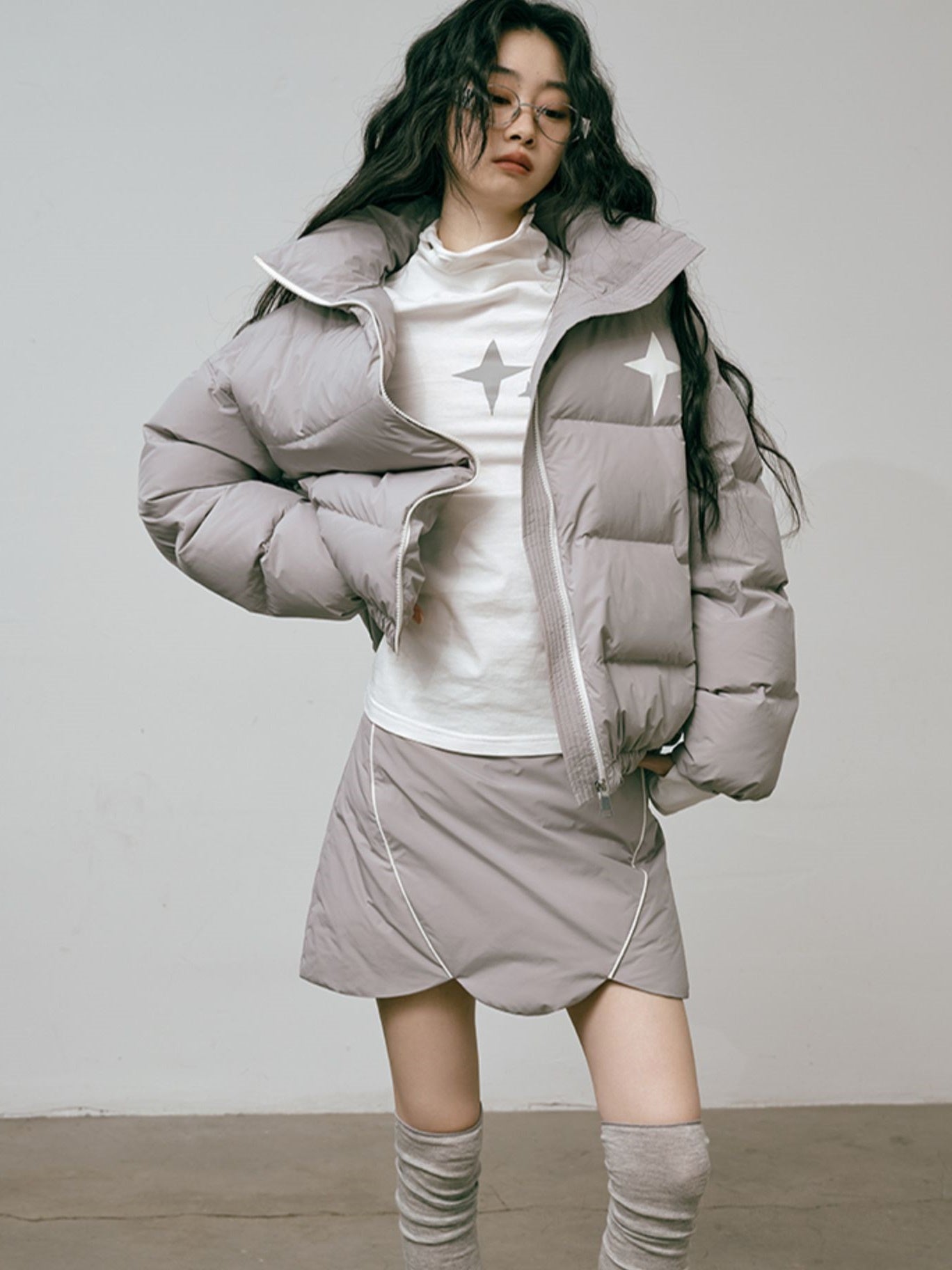 얇은 별 하이 넥 컷