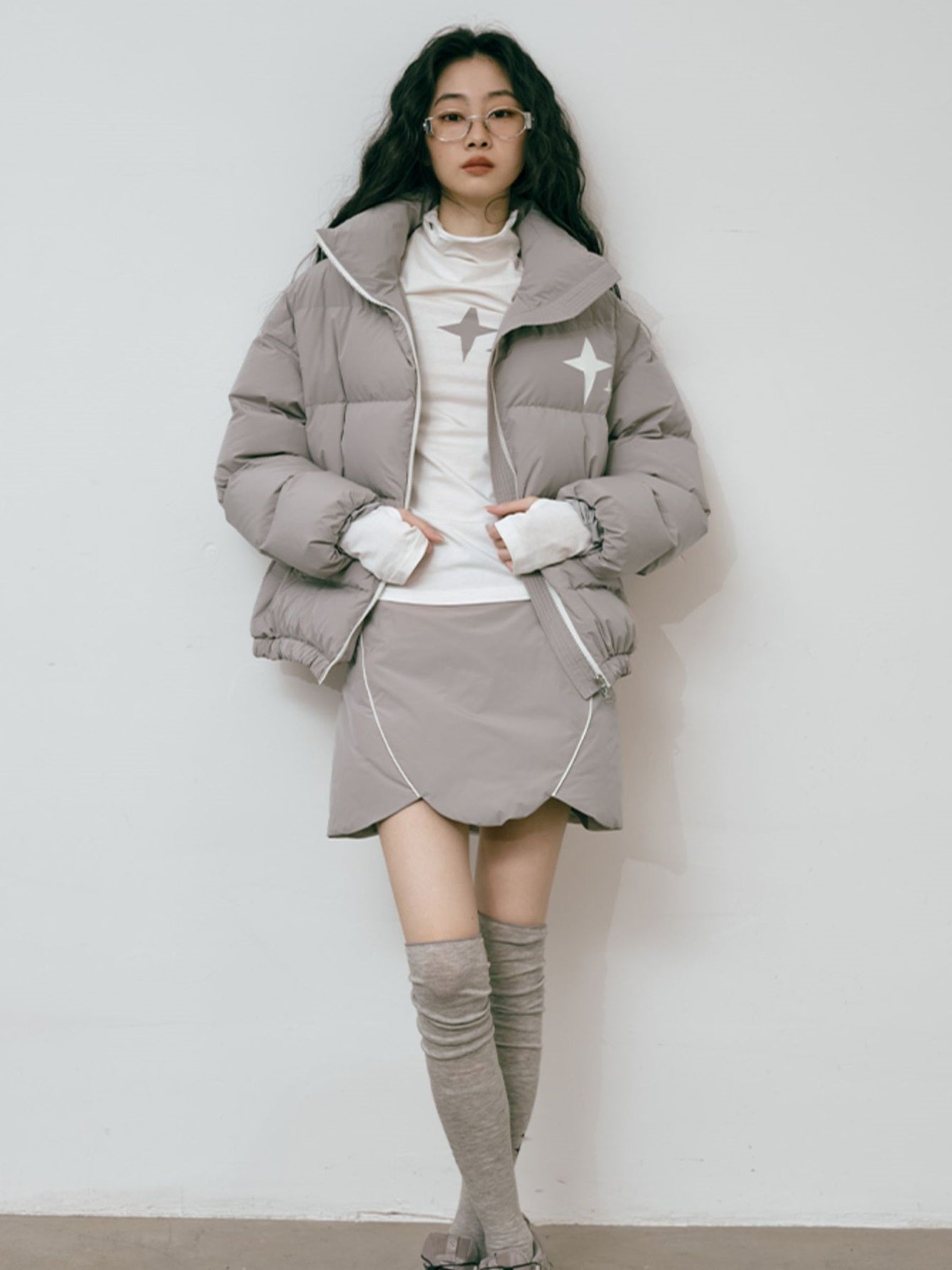 얇은 별 하이 넥 컷