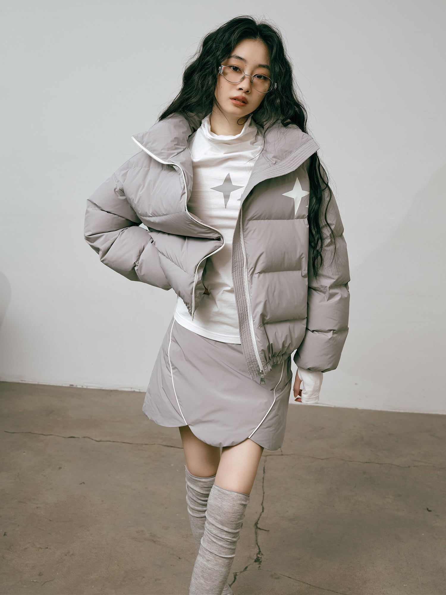 얇은 별 하이 넥 컷