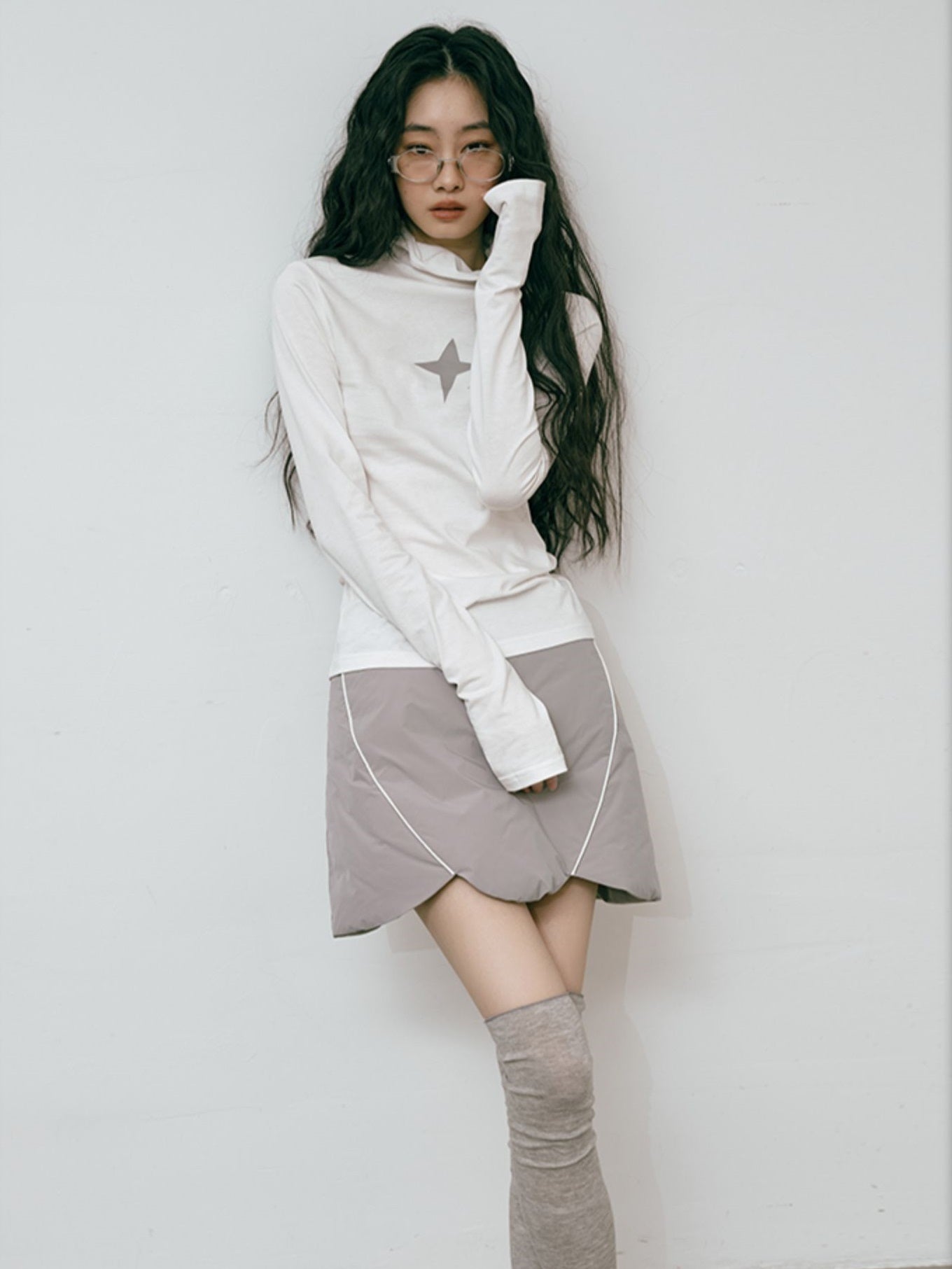 얇은 별 하이 넥 컷