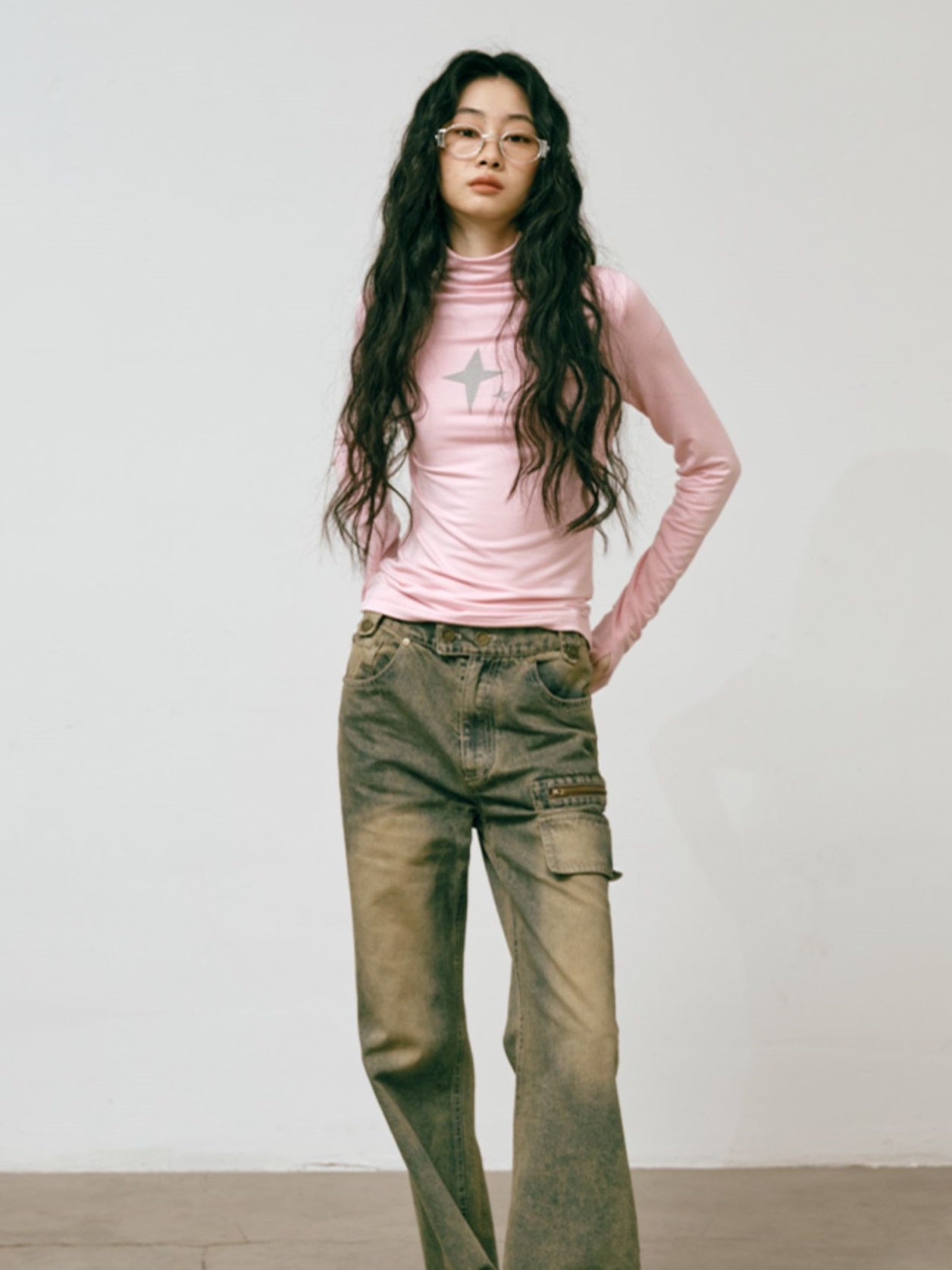 얇은 별 하이 넥 컷