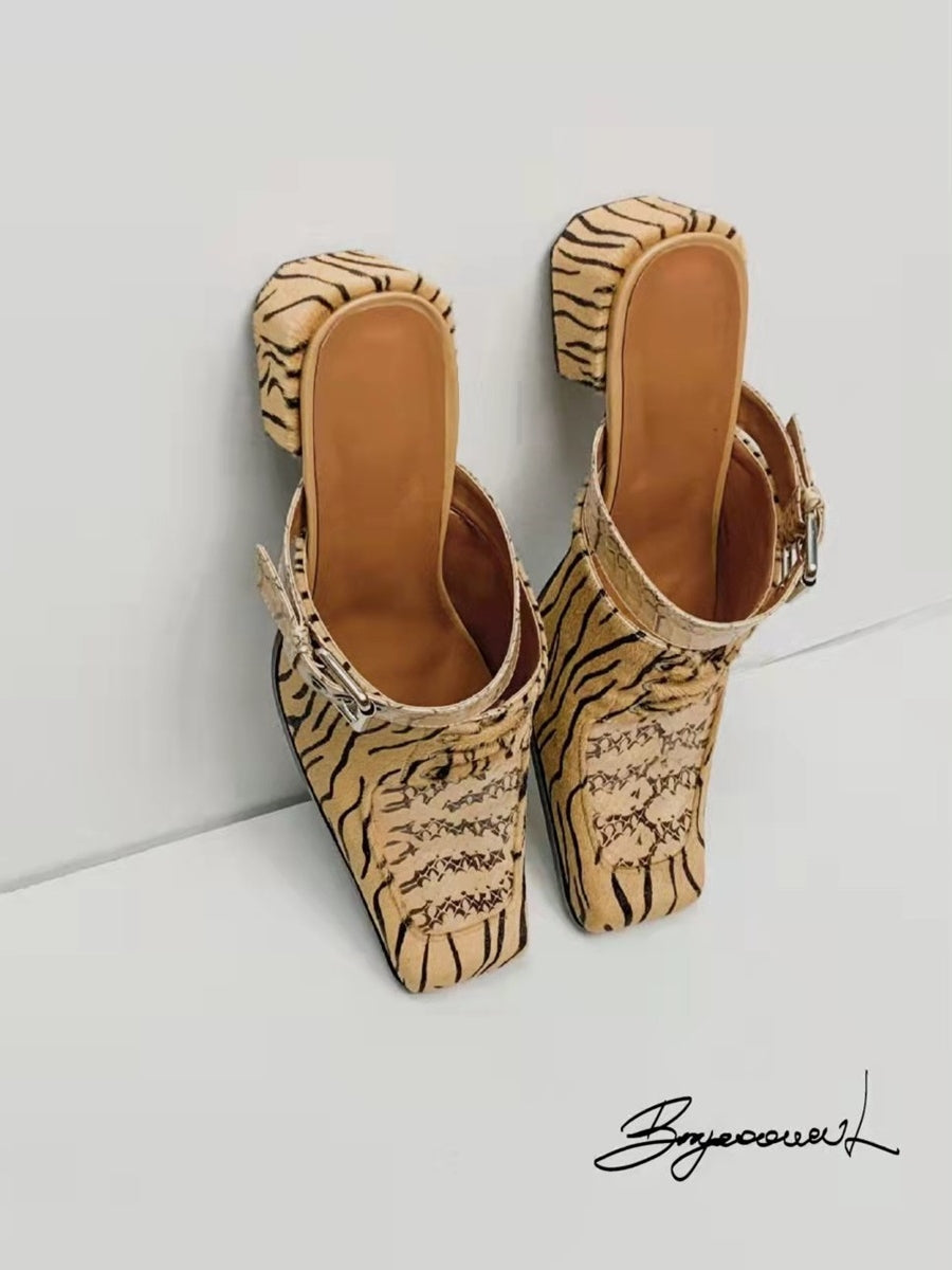 Tiger on sale print mules