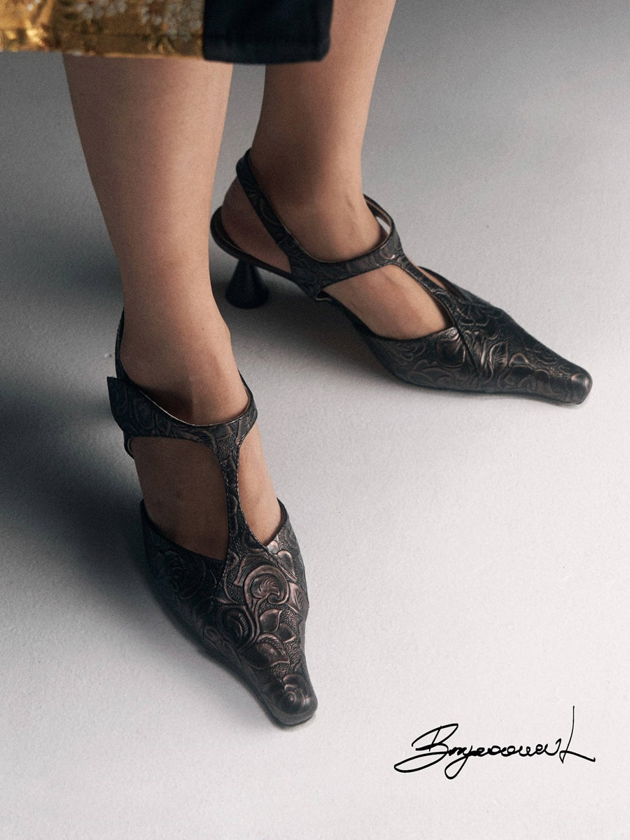 Blume Retro Antique Flare Heel Pumps