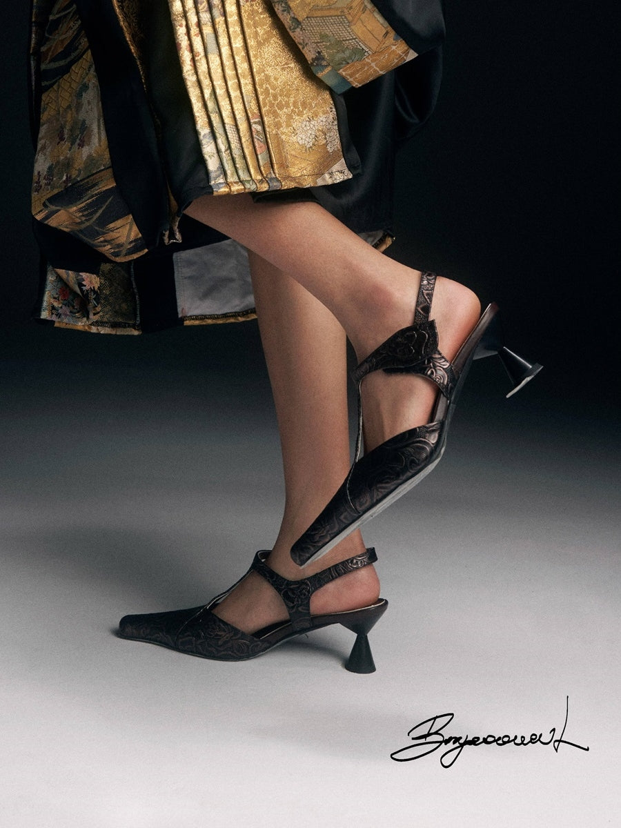 Blume Retro Antique Flare Heel Pumps