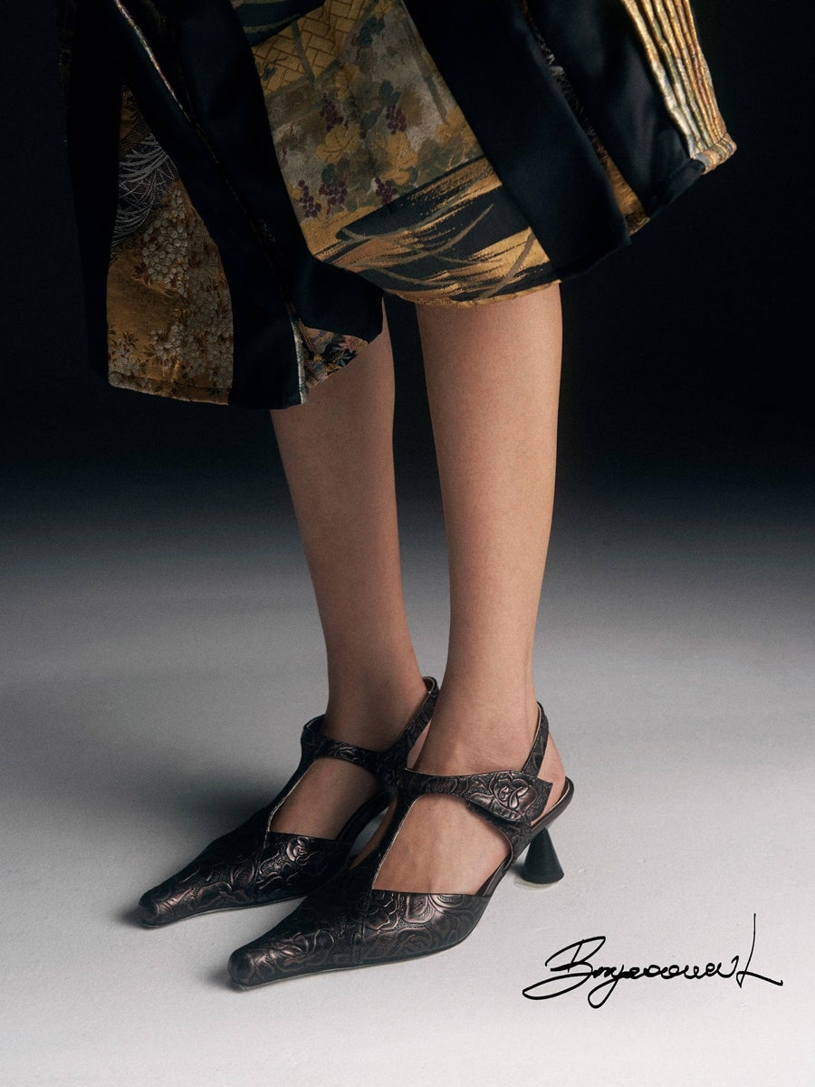 Blume Retro Antique Flare Heel Pumps