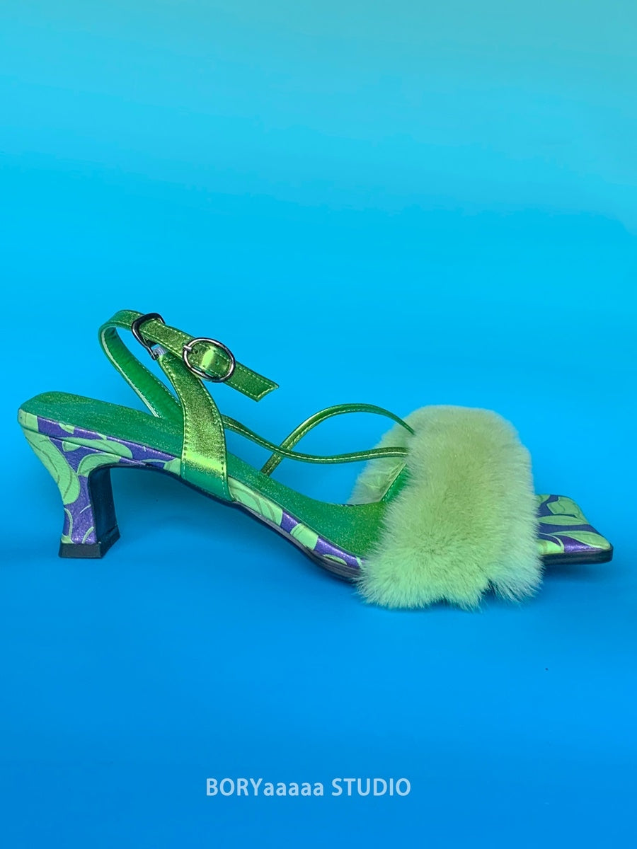 Sandale à la mode à talons à toe à toe à toe à fleurs