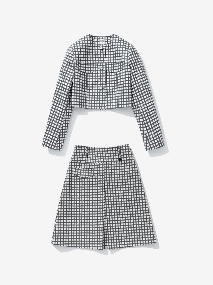 Scheckte mit mittlerer Flare Jacke Rock geschnitten