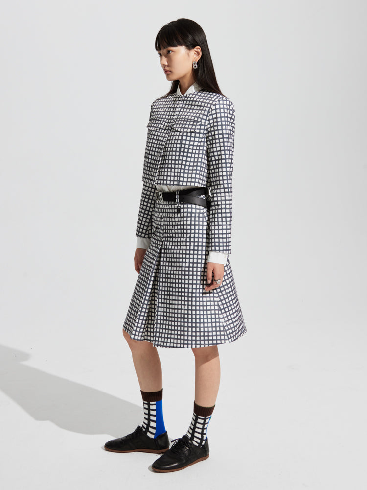 Scheckte mit mittlerer Flare Jacke Rock geschnitten